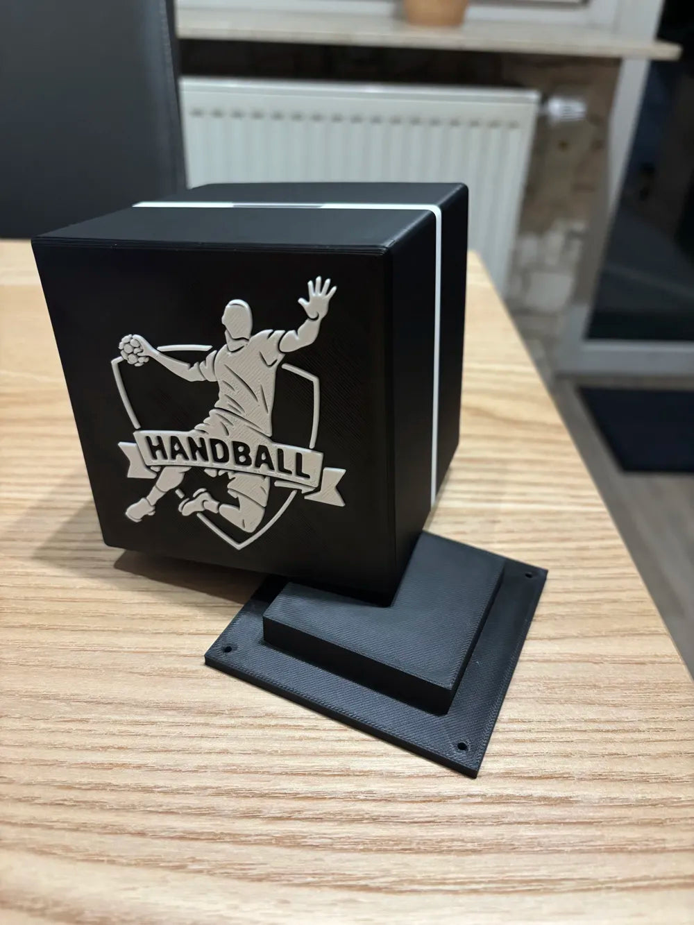 Handball Spardose – Seitenansicht mit abgenommenem Boden