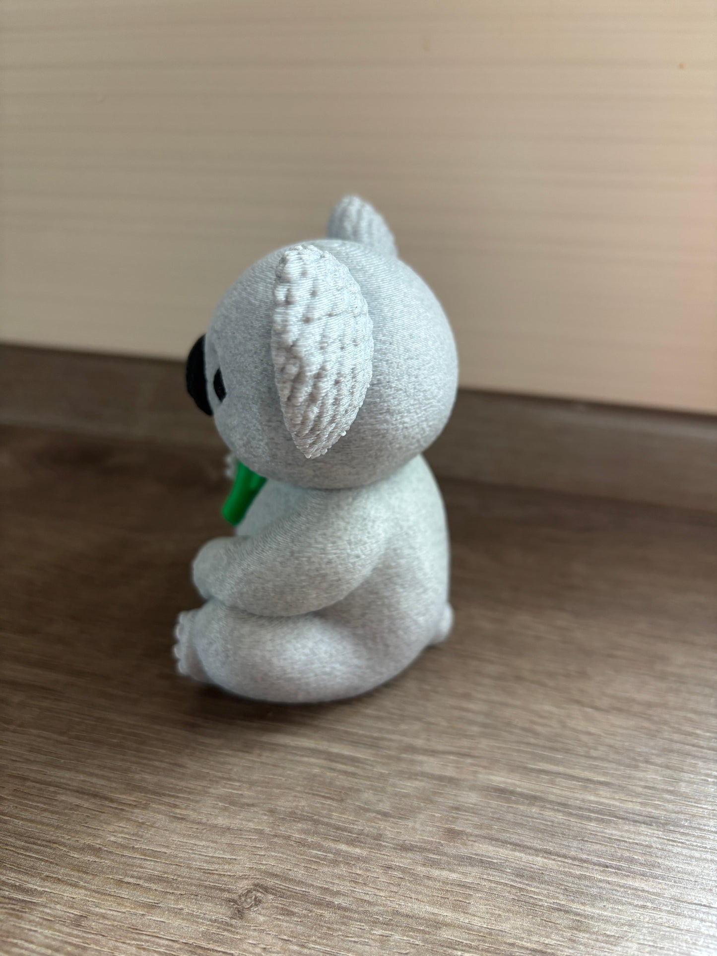 Koala mit Eukalyptus