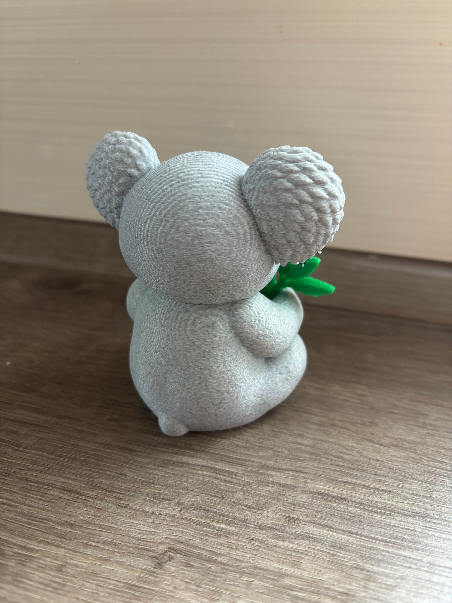 Koala mit Eukalyptus