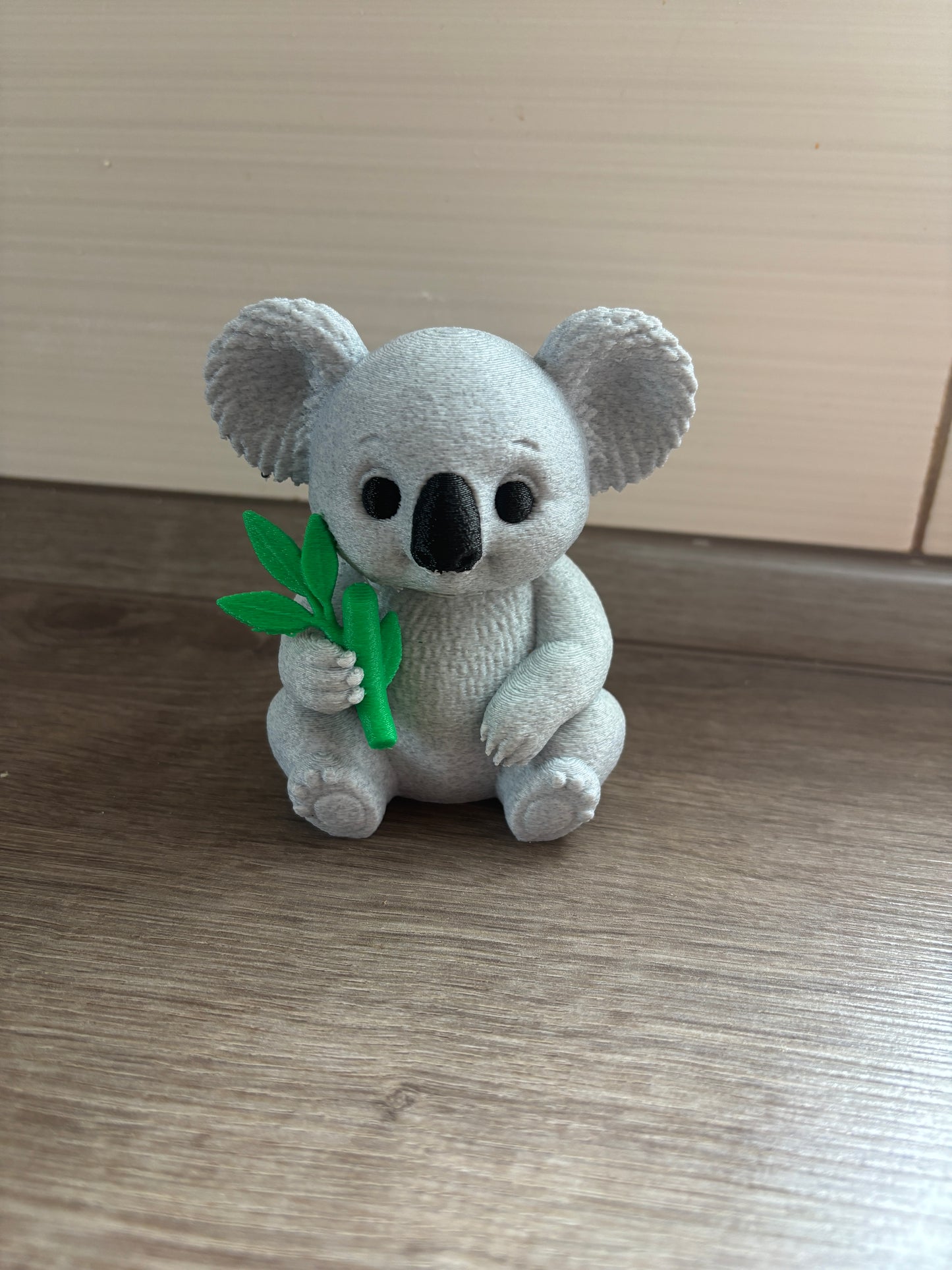 Koala mit Eukalyptus